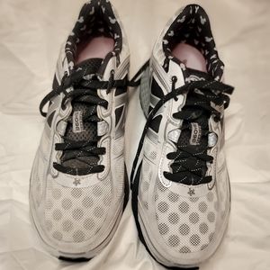 RUNDISNEY Minnie Mouse